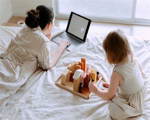 妈妈在哺乳期如何安全有效地人工挤奶？如何正确存储母乳？