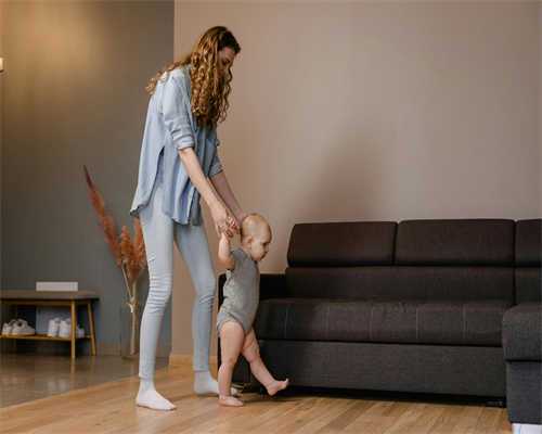 母乳营养价值探究：揭示乳汁颜色背的奥秘