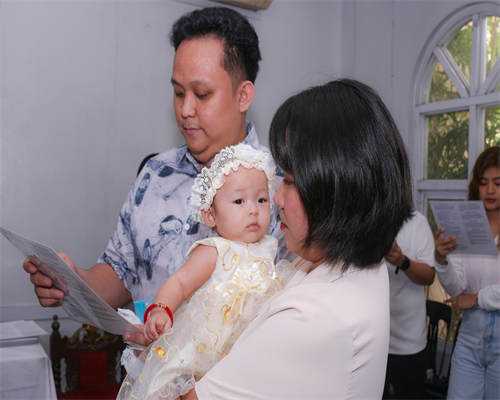 新手妈妈必备育儿干货！安抚哭闹宝宝送你8招